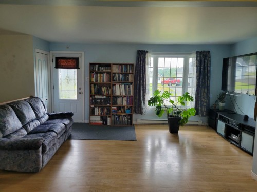 Living Room - 118 Rue Bilodeau, Saint-Sylvestre, QC - Indoor Photo Showing Living Room