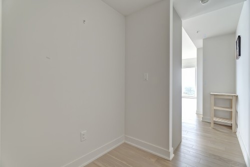 Closet - 2502-1288 Rue St-Antoine O., Montréal (Ville-Marie), QC - Indoor Photo Showing Other Room