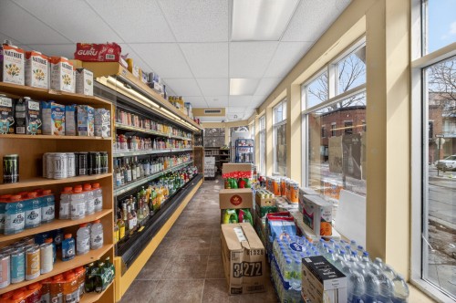 Commerce - 23 Rue Villeneuve E., Montréal (Le Plateau-Mont-Royal), QC - Indoor