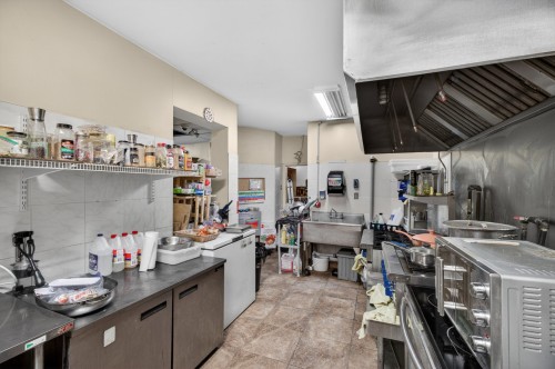 Kitchen - 23 Rue Villeneuve E., Montréal (Le Plateau-Mont-Royal), QC - Indoor Photo Showing Other Room