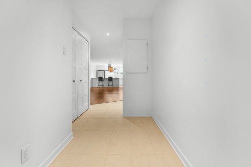 Mud Room - 1-9150 Rue Lennon, Brossard, QC - Indoor Photo Showing Other Room