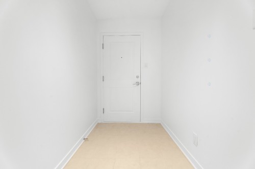 Mud Room - 1-9150 Rue Lennon, Brossard, QC - Indoor Photo Showing Other Room