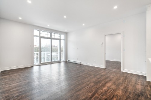 Salon - 3-20 Rue Larocque O., Sainte-Agathe-Des-Monts, QC - Indoor Photo Showing Other Room