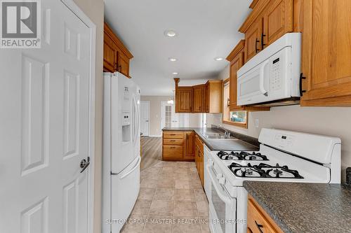 1140 St. Georges Lake Road, Frontenac (Frontenac Centre), ON - Indoor Photo Showing Kitchen