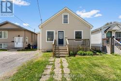 20 LLOYD STREET St. Catharines (Western Hill), ON L2S 2N8