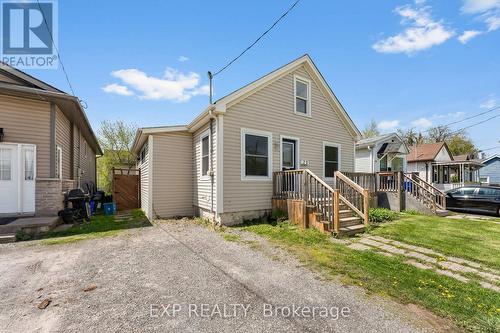 20 Lloyd Street, St. Catharines (Western Hill), ON - Outdoor