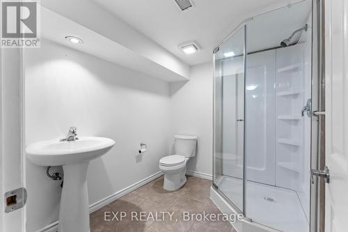 20 Lloyd Street, St. Catharines (Western Hill), ON - Indoor Photo Showing Bathroom