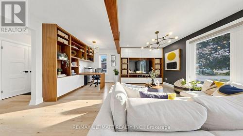 73 Bowerbank Drive, Toronto, ON - Indoor