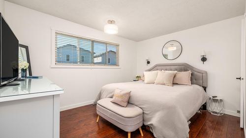 1175 Neptune Road, Kelowna, BC - Indoor Photo Showing Bedroom