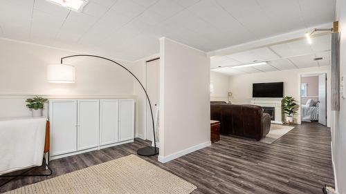 1175 Neptune Road, Kelowna, BC - Indoor