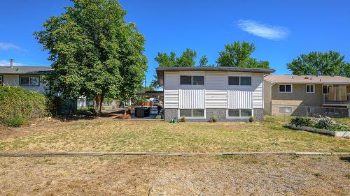 1175 Neptune Road, Kelowna, BC - Outdoor