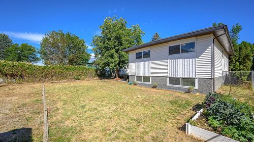 1175 Neptune Road, Kelowna, BC - Outdoor