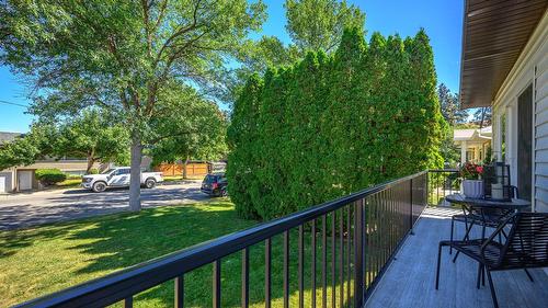 1175 Neptune Road, Kelowna, BC - Outdoor