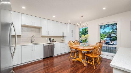 1175 Neptune Road, Kelowna, BC - Indoor