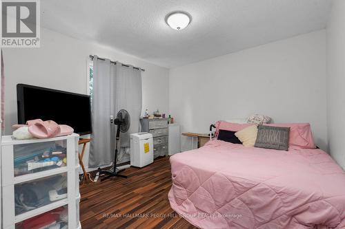 468 Grove Street E, Barrie, ON - Indoor Photo Showing Bedroom