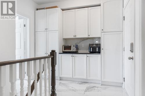 3308 Liptay Avenue, Oakville, ON - Indoor