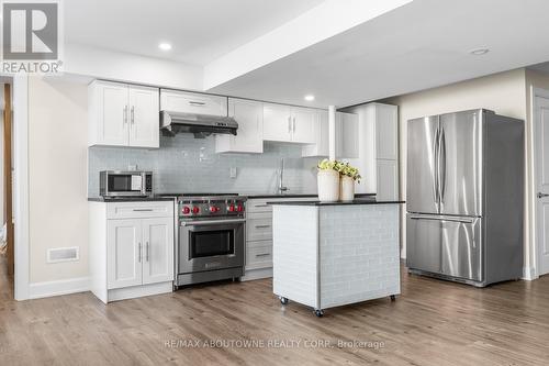 3308 Liptay Avenue, Oakville, ON - Indoor Photo Showing Kitchen With Upgraded Kitchen