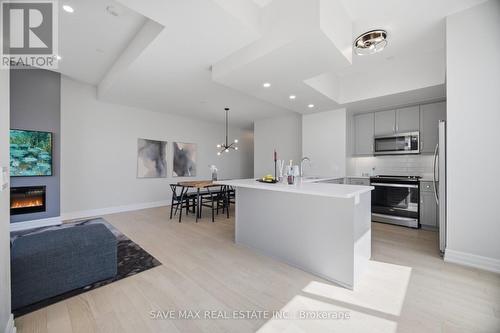 103 - 1878 Gordon Street, Guelph, ON - Indoor Photo Showing Kitchen