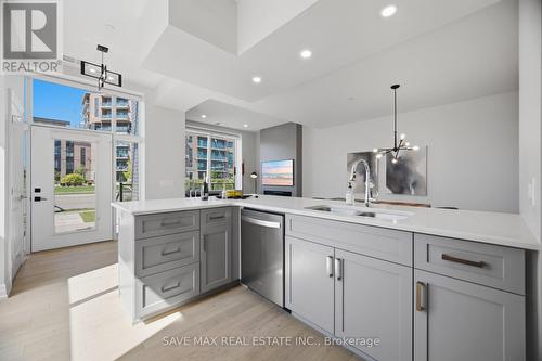 103 - 1878 Gordon Street, Guelph, ON - Indoor Photo Showing Kitchen With Upgraded Kitchen