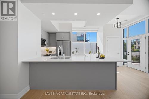 103 - 1878 Gordon Street, Guelph, ON - Indoor Photo Showing Kitchen