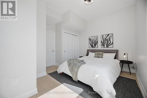 103 - 1878 Gordon Street, Guelph, ON - Indoor Photo Showing Bedroom