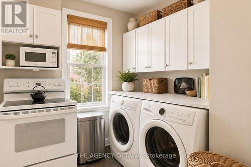 A & B - 33 Napoleon Street, Carleton Place, ON - Indoor Photo Showing Laundry Room