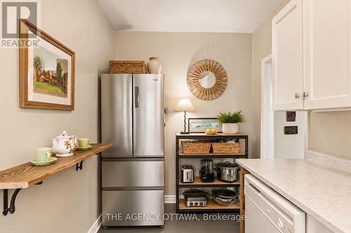 A & B - 33 Napoleon Street, Carleton Place, ON - Indoor