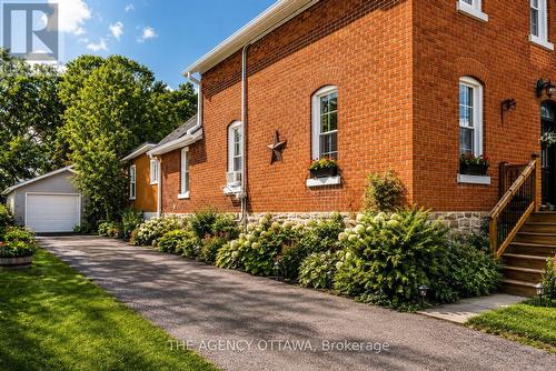 A & B - 33 Napoleon Street, Carleton Place, ON - Outdoor With Exterior