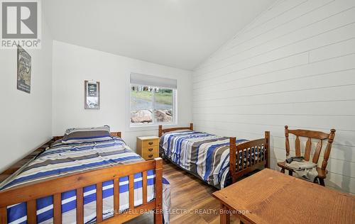 254 Fire Route 89C, Havelock-Belmont-Methuen, ON - Indoor Photo Showing Bedroom