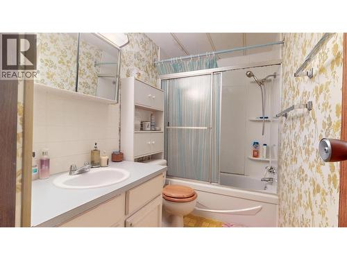 6294 Ash Road, Wasa, BC 