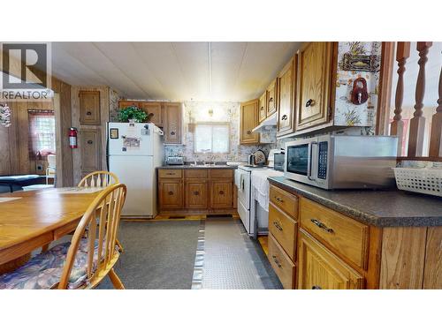 6294 Ash Road, Wasa, BC 