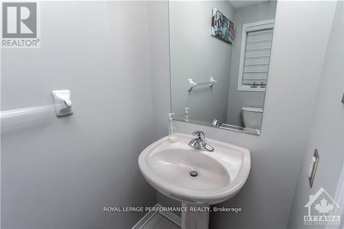 829 Percifor Way, Ottawa, ON - Indoor Photo Showing Bathroom