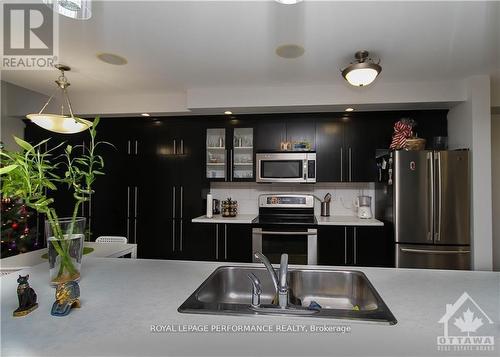 829 Percifor Way, Ottawa, ON - Indoor Photo Showing Kitchen With Double Sink