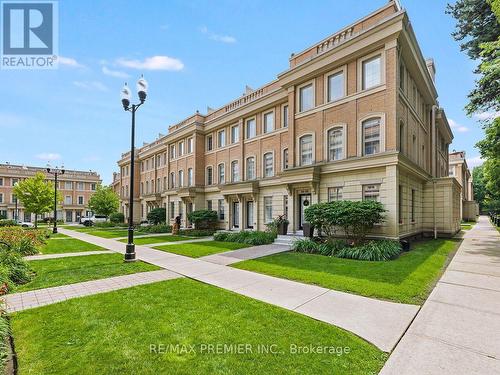 14 - 30 Hargrave Lane, Toronto, ON - Outdoor With Facade
