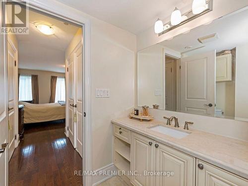 14 - 30 Hargrave Lane, Toronto, ON - Indoor Photo Showing Bathroom