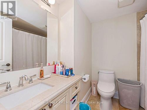 14 - 30 Hargrave Lane, Toronto, ON - Indoor Photo Showing Bathroom