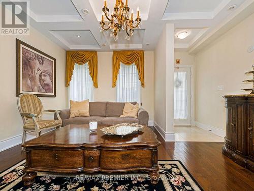 14 - 30 Hargrave Lane, Toronto, ON - Indoor Photo Showing Living Room
