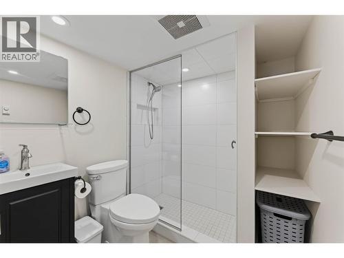 1011 Hall Street, Nelson, BC - Indoor Photo Showing Bathroom