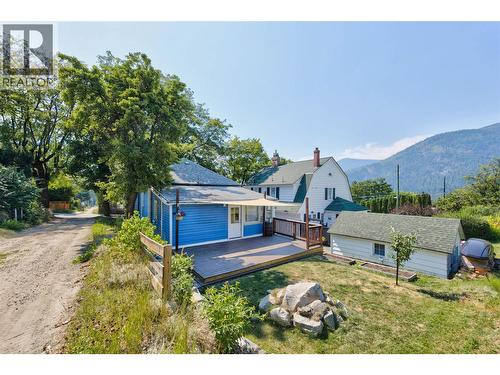 1011 Hall Street, Nelson, BC - Outdoor