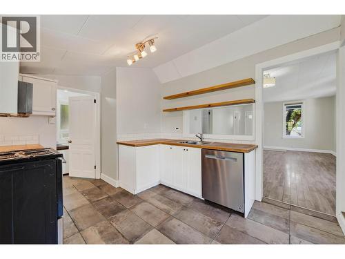 1011 Hall Street, Nelson, BC - Indoor Photo Showing Kitchen