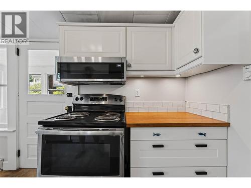 1011 Hall Street, Nelson, BC - Indoor Photo Showing Kitchen