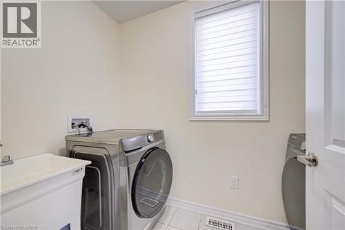 407 Dolman Street, Breslau, ON - Indoor Photo Showing Laundry Room