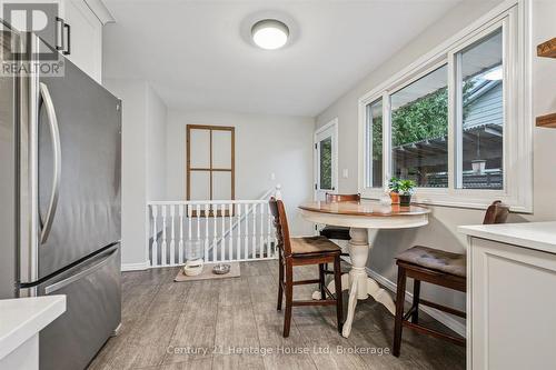 653 Perry Street, Centre Wellington (Fergus), ON - Indoor Photo Showing Dining Room