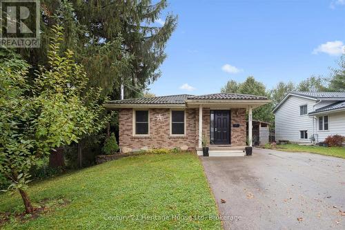 653 Perry Street, Centre Wellington (Fergus), ON - Outdoor