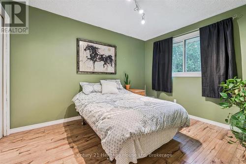 653 Perry Street, Centre Wellington (Fergus), ON - Indoor Photo Showing Bedroom