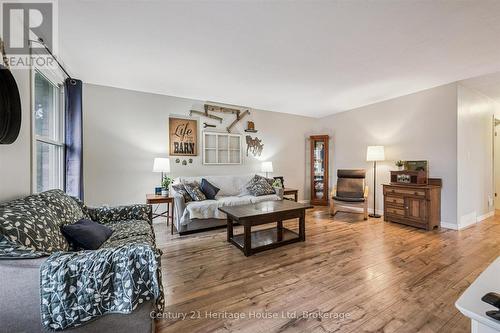 653 Perry Street, Centre Wellington (Fergus), ON - Indoor Photo Showing Living Room