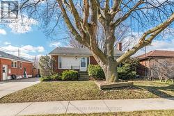 124 BROKER DRIVE  Hamilton, ON L8T 2B8