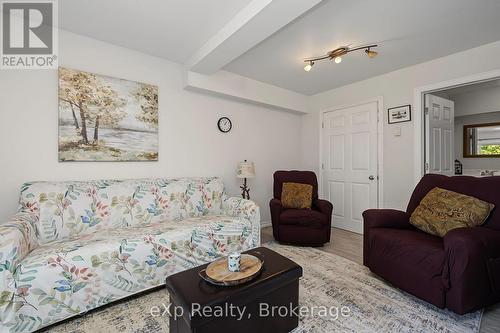 31 Loon Echo Trail, Seguin, ON - Indoor Photo Showing Living Room