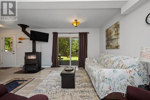 31 Loon Echo Trail, Seguin, ON - Indoor Photo Showing Living Room With Fireplace