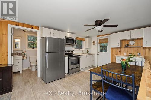 31 Loon Echo Trail, Seguin, ON - Indoor Photo Showing Kitchen